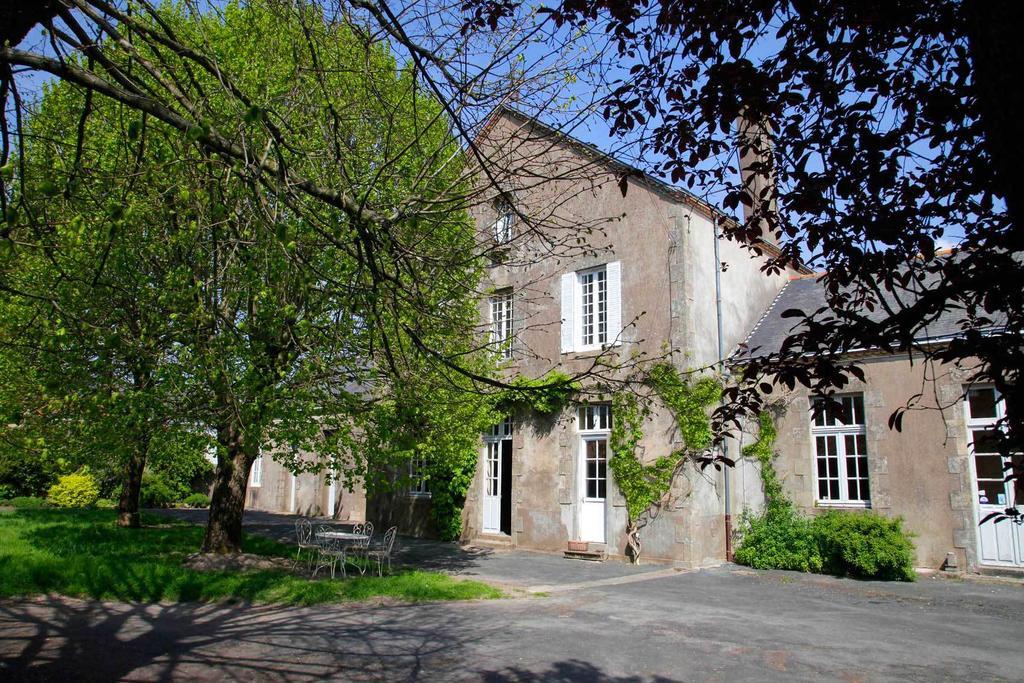 مبيت وإفطار Les Landes-Genusson La Bonne Ecole المظهر الخارجي الصورة